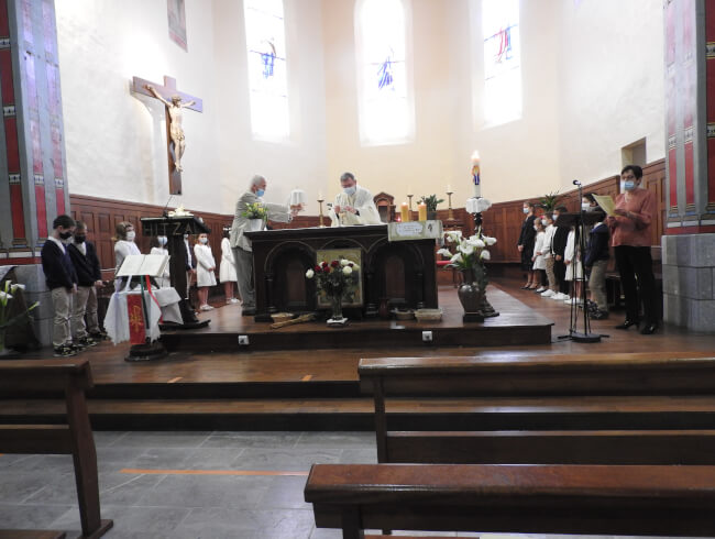 La première des communions dans notre paroisse  : Briscous